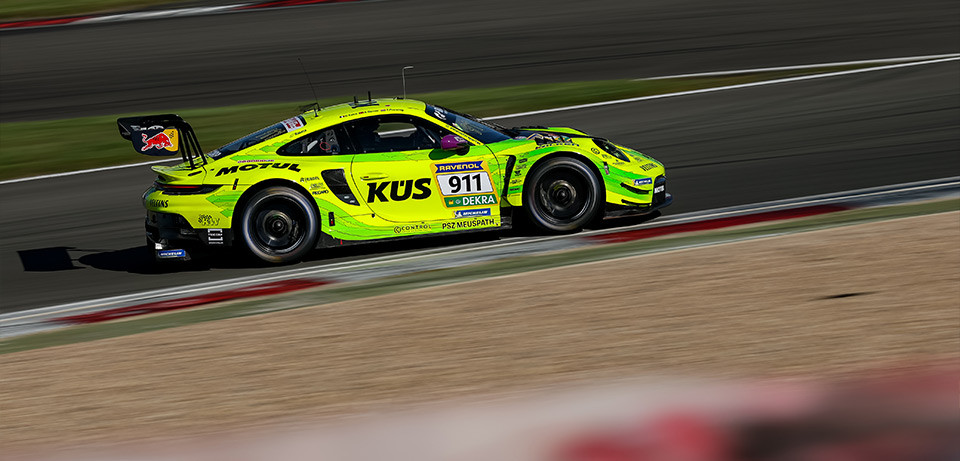 Start-to-finish victory for Manthey EMA in the third NLS race on the Nürburgring Nordschleife